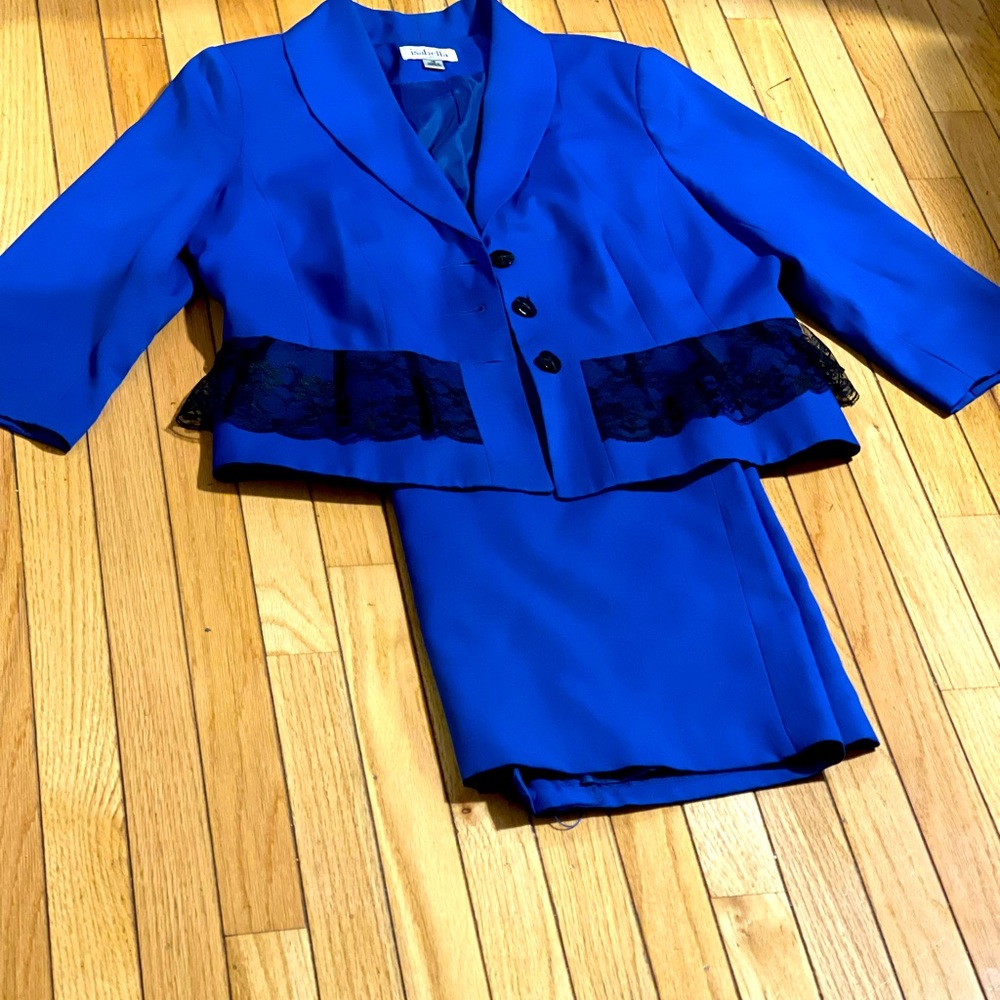 Isabella Suits Skirts